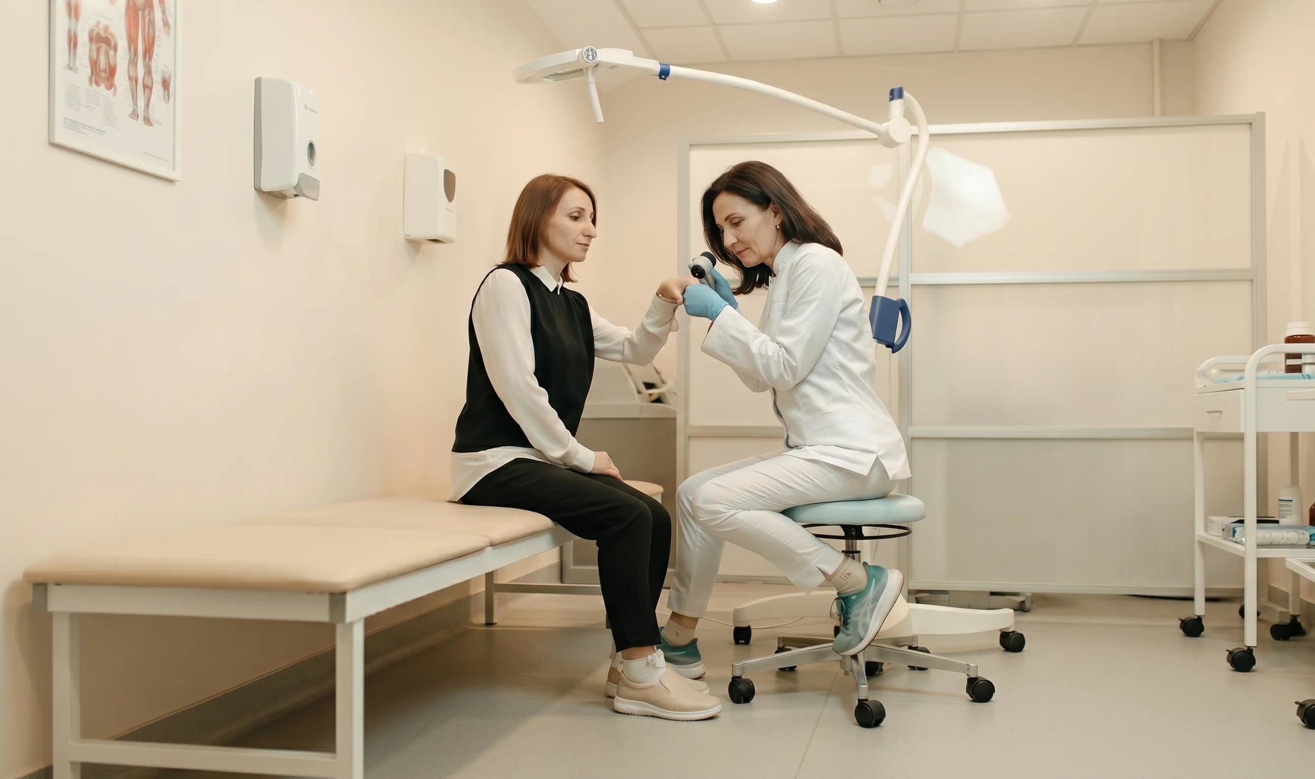 Mole screening: why dermatologists recommend preventive skin examinations