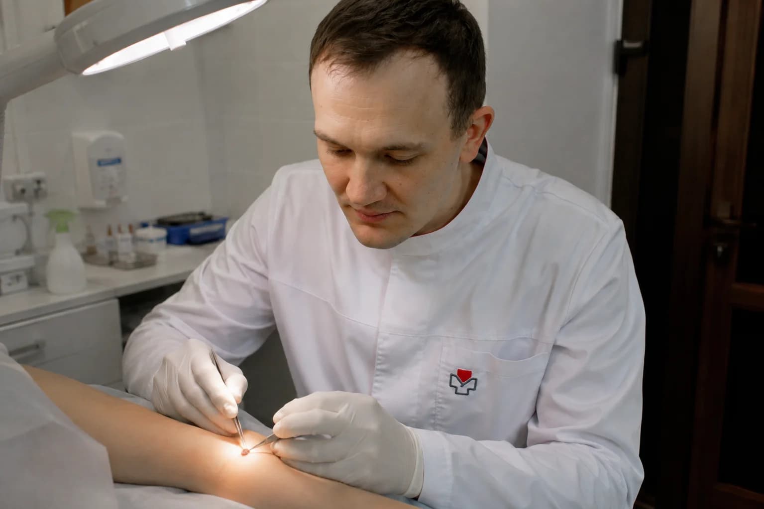 Хірургічне видалення меланоцитарних невусів